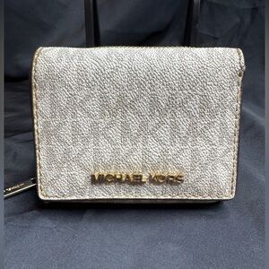 Michael Kors Jet Set Travel Medium Trifold Wallet in Vanilla Logo-print Canvas
